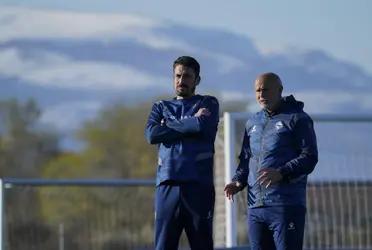 Julio Velazquez tiene una historia muy particular y ligada al Villarreal. Conozcamos al entrenador que se formó en el Submarino Amarillo, y que ahora le tocó ser su bestia negra.