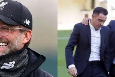 Jurgen Klopp hace burla de como el Barcelona estaría hipotecando el club para concretar fichajes.