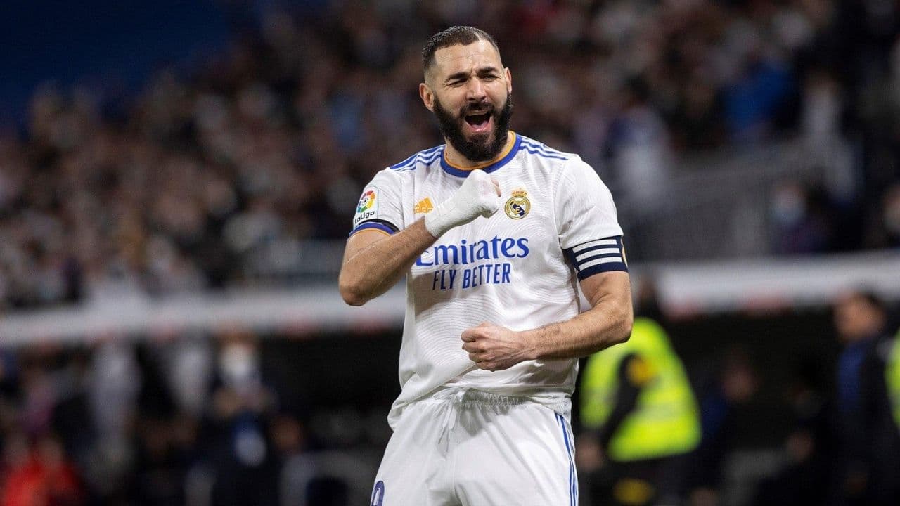 Karim Benzemá es una de las estrellas del Real Madrid, el delantero frances está en un gran momento. A poco de conseguír un nuevo título con el equipo merengue y convertirse en el pichichi de La Liga.