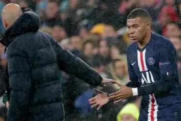 Kylian Mbappé tendría sobre la mesa una oferta que no solo lo convertiría en el jugador mejor pago del planeta sino que le daría pleno poder en el PSG y querría a Zinedine ZIdane como entrenador.