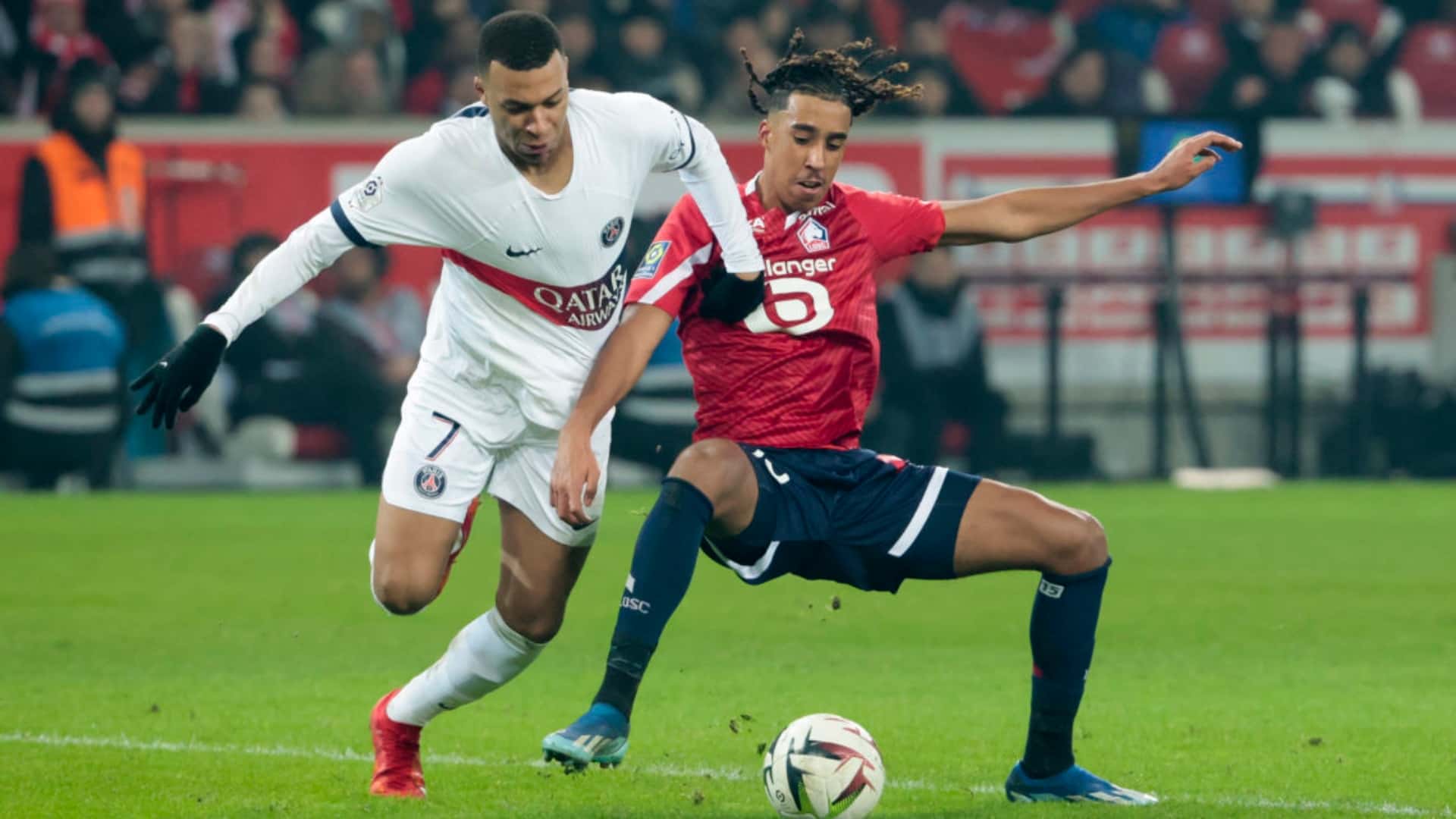 Kylian Mbappé y Leny Yoro / Foto: Marca