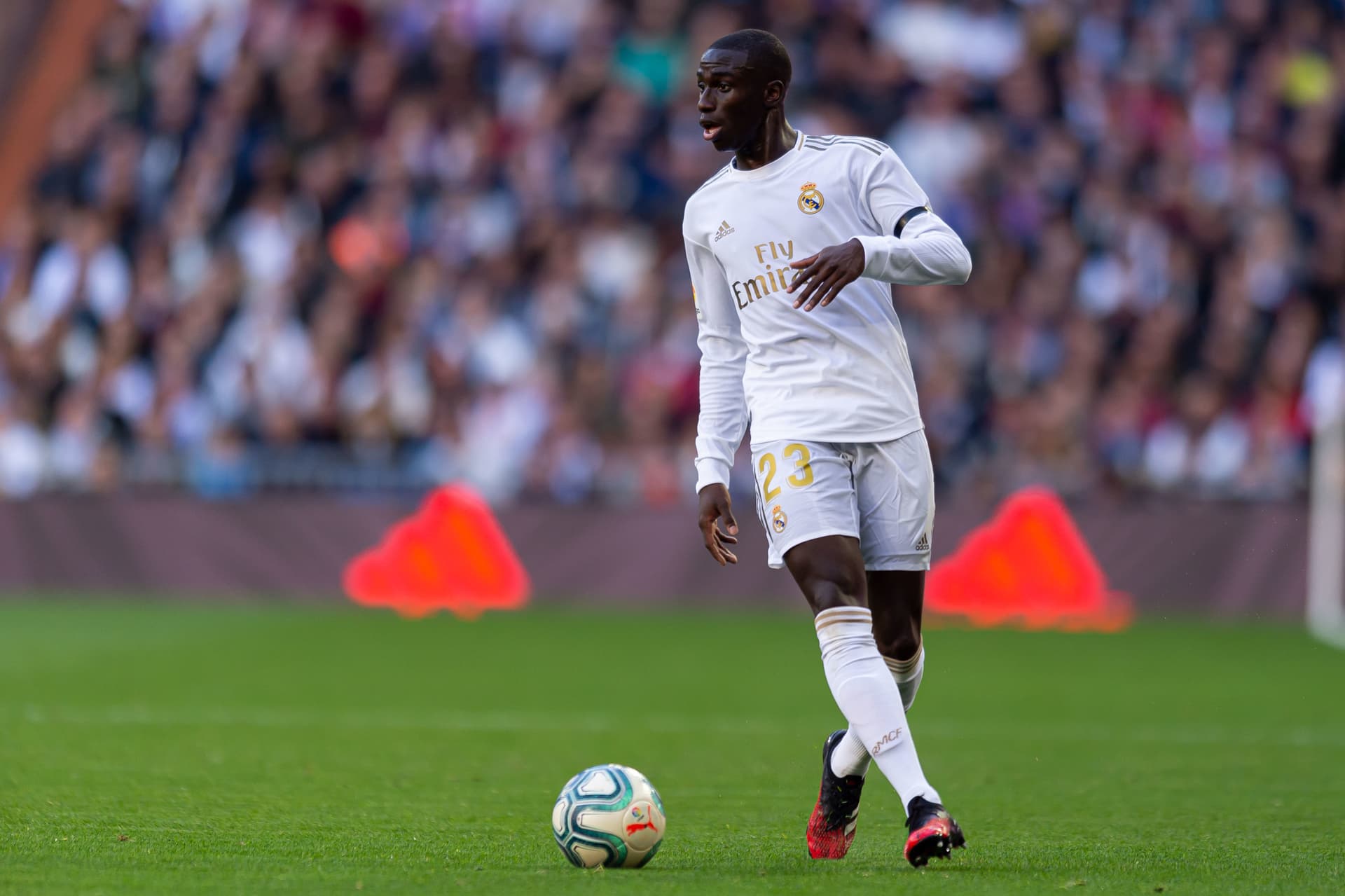 La directiva de Real Madrid decidió establecerle un valor de mercado a la ficha de Mendy, luego de la serie de rumores alrededor de su futuro. El francés es seguido de cerca por varios equipos en el continente.