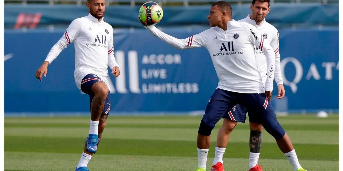 La dupla que se consagró en Barcelona y se volvió a unir en París Saint Germain, estaría molesta con las actitudes de Mbappé luego de su trunco pase al Real Madrid.
