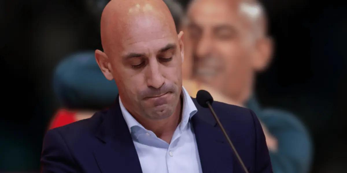 La Federación Española emitió un fuertísimo comunicado en contra de Luis Rubiales, quien vive sus últimas horas ligado al fútbol español