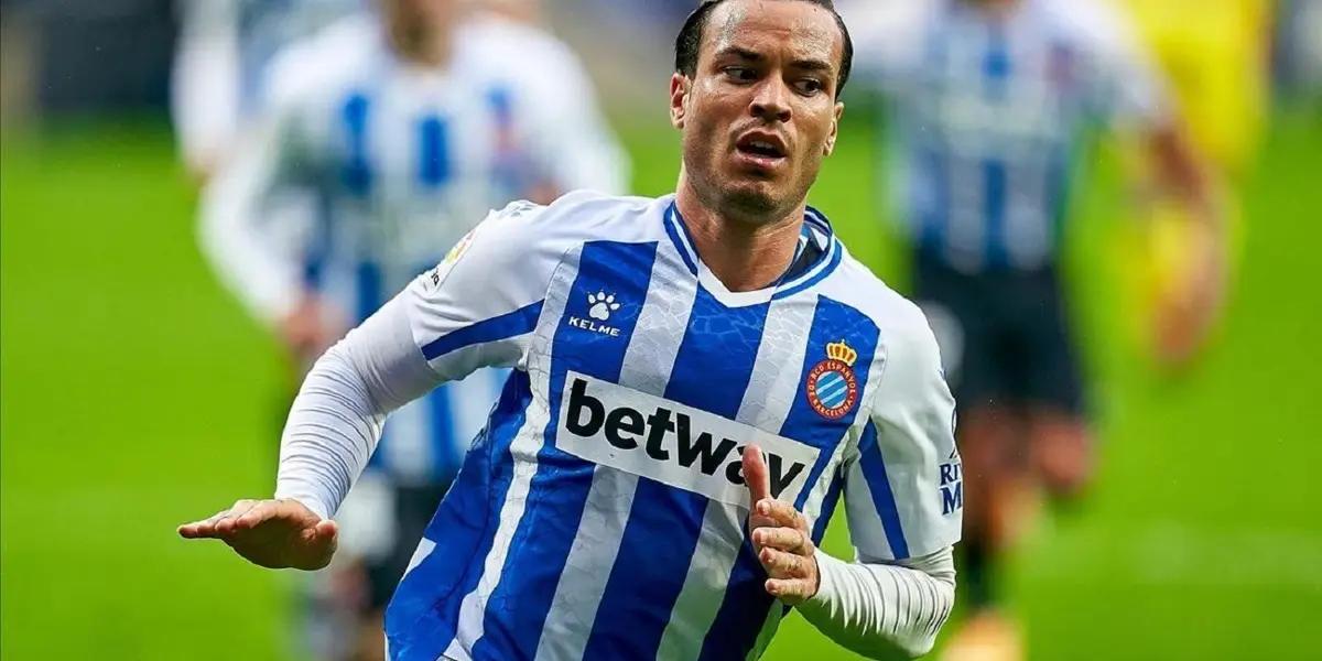 La gran temporada de Raúl de Tomas no ha pasado desapercibida y muchos clubes quieren hacerse con los servicios del delantero del Espanyol de Barcelona. El Rayo Vallecano, de buena temporada, quiere reforzarse para mejorar lo hecho y estaría dispuesto a pagar hasta 40 millones de euros por el goleador de los pericos.