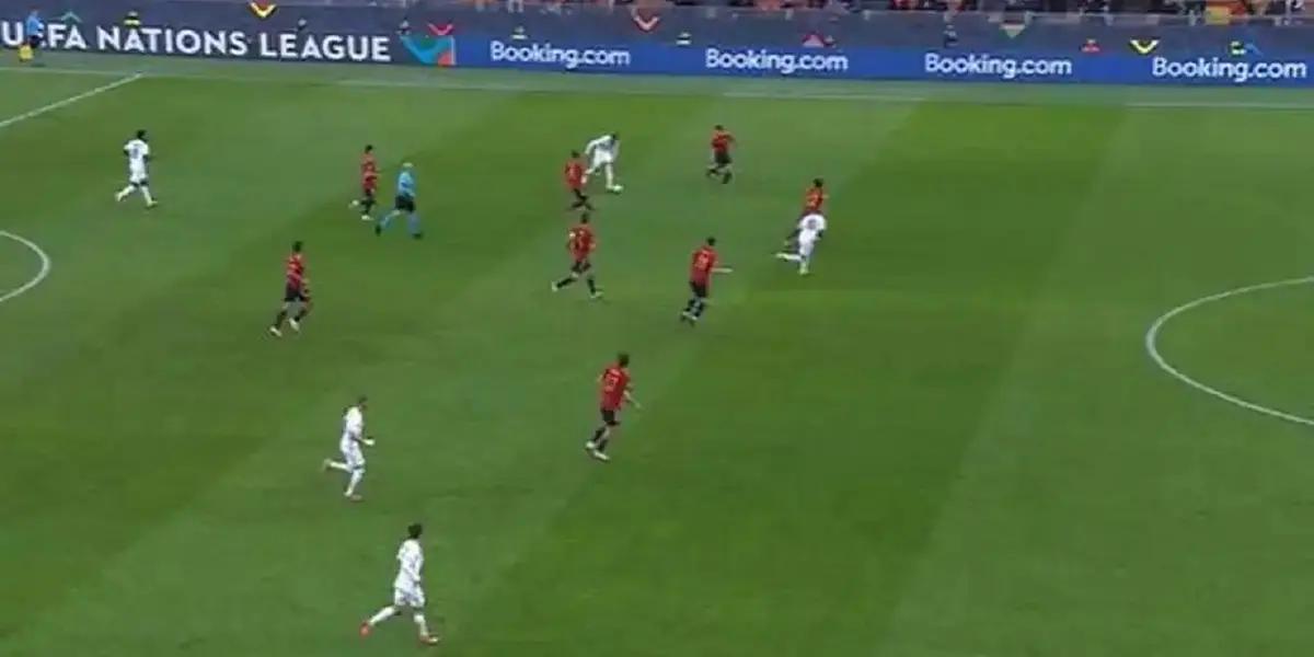 La inacción por parte de la herrmaienta tecnológica que colabora con el arbitraje ha generado múltiples reacciones tras el escandoloso final de la UEFA Champions League