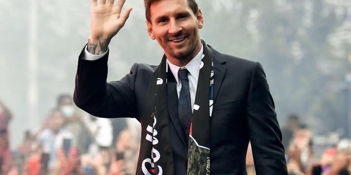 La llegada del argentino ha puesto el foco de todos los medios en el club francés y todos los aficionados al fútbol esperan con ansias el debut del que fuera jugador del Barcelona. Sin embargo, su estreno con el PSG tendrá que esperar.