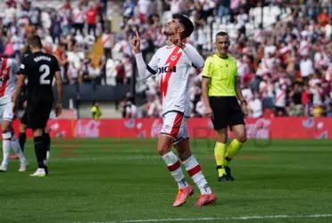 La resonante victoria del sorprendente Rayo Vallecano ante el Fútbol Club Barcelona por el partido pendiente de la fecha 21 tuvo como figura destacada muy buen lateral Mario Hernández que ya despierta interés en varios clubes y está valuado por el equipo de Vallecas en 10 millones de euros.