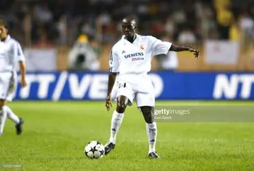 La salida de Claude Makelele del Real Madrid provocó un vacío tremendo en el centro del campo del Real Madrid que varios quisieron ocupar sin resultado favorable.