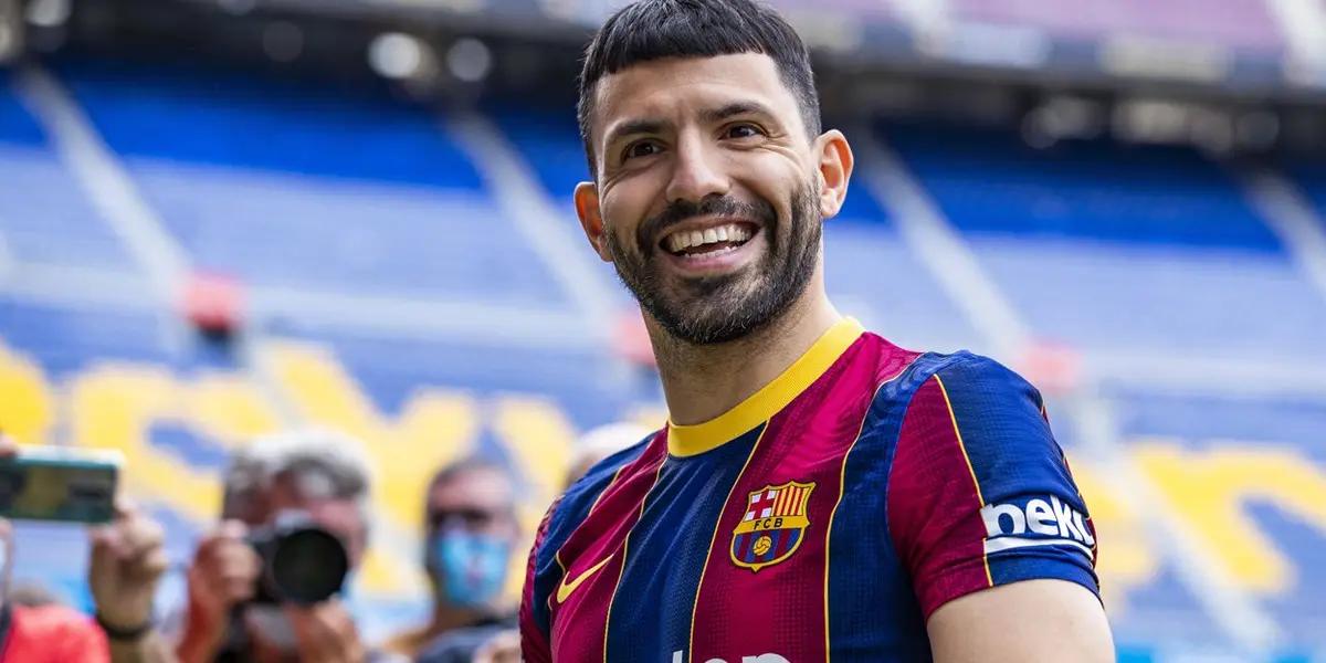 La salida de Messi del FC Barcelona es un golpe muy duro para la afición azulgrana, y muchos de sus compañeros de equipo. El Kun Agüero, quien llegó al FC Barcelona para jugar con Messi estaría devastado con la noticia y se levantaron rumores de que hasta se podría del club.