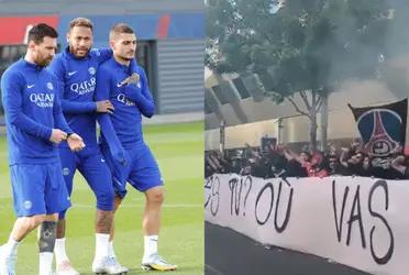 La salida del astro argentino podría no ser la única del París.