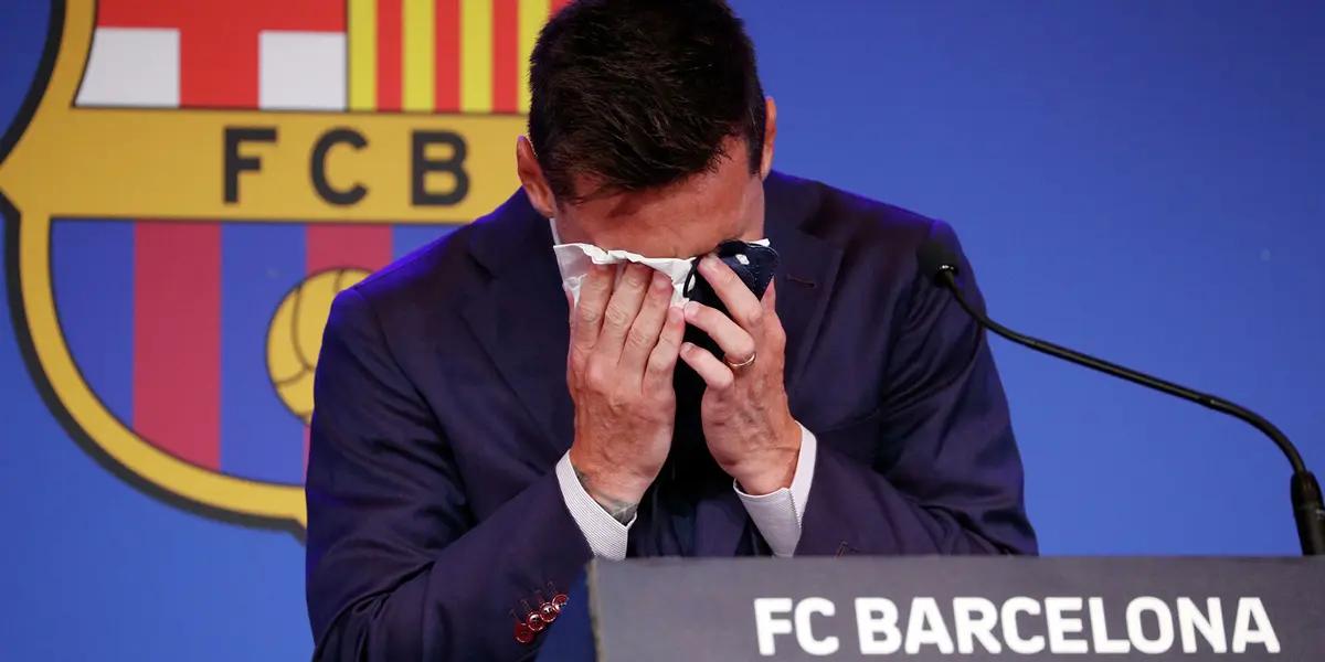 La salida de Messi del club catalán sigue provocando problemas. El FC Barcelona a pesar de desvincularse con el jugador argentino, todavia le debe una deuda de mucho dinero el cual Messi deberá recibir.