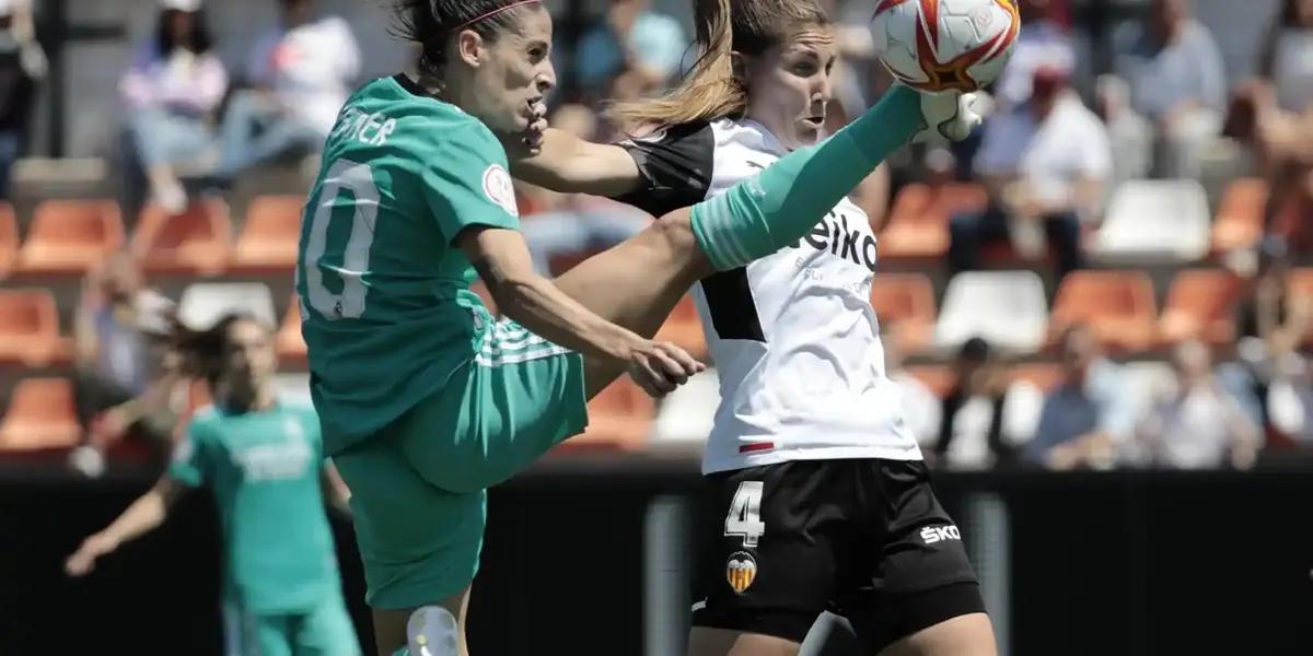 Las alineaciones del Valencia y el Real Madrid Femenino empataron sin goles en el reducto che, en lo que fue la penúltima jornada del Torneo de Primera División. Las valencianas salvaron la categoría de esta manera.