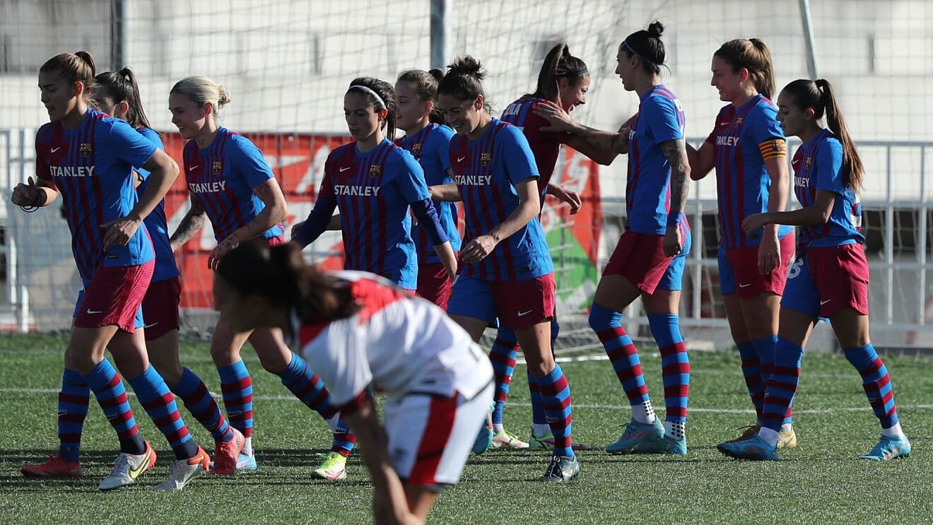 Las blaugranas, bicampeonas de la Copa de la Reina, vencieron a las representantes de Vallecas por 3 a 1 y van por el tricampeonato.