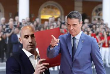 Las campeonas del mundo fueron invitadas al Palacio de Moncloa para recibir honores por la hazaña del domingo y Rubiales no pasó por alto