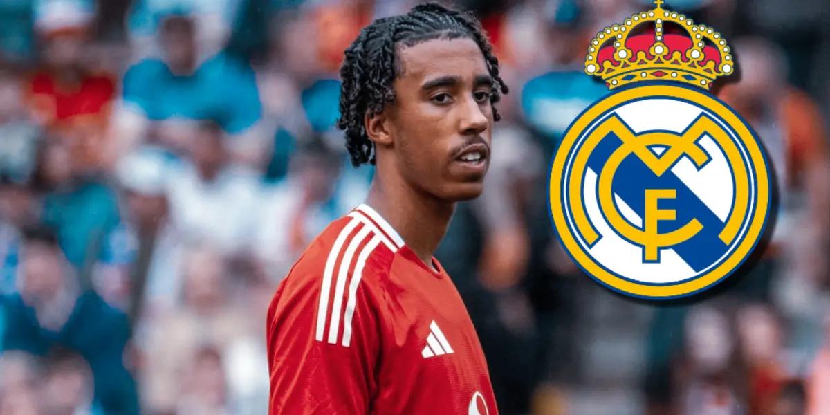 Leny Yoro en el Manchester United / Foto: Manchester United