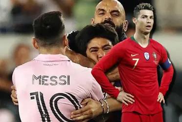 Lionel Messi aceptó firmar un autógrafo en el Inter Miami, mientras Cristiano Ronaldo no lo tomó tan bien