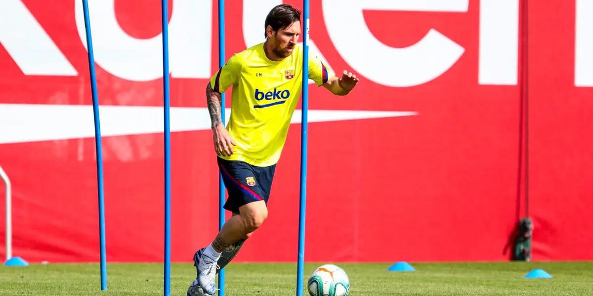 Lionel Messi añun no ha vuelto a los entrenamientos con el FC Barcelona y en cambio se lo ha visto en inumerables destinos con diversas personalidades. Los aficionados comienzan a preguntarse por su renovación con el club.