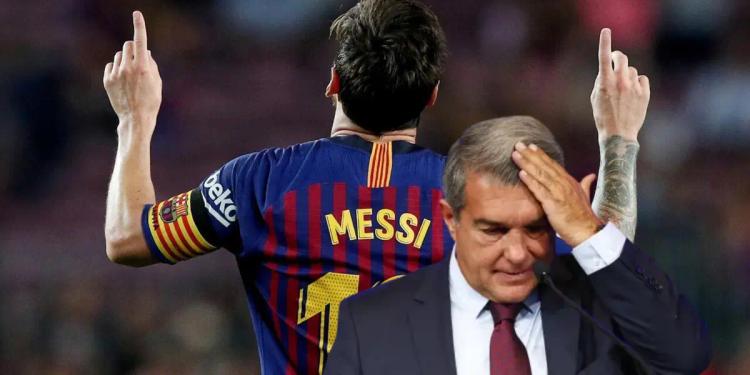Messi se rinde a los pies del Barça y el nuevo millonario problema que complica a Laporta