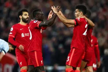 Liverpool Football Club le ganó dos a cero a Everton Football Club por la de la Premier League, a días de la semifinal de la Champions con el Villareal.