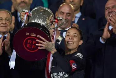 Lola Gallardo no se guardó nada y sentenció al dirigente español tras el beso de la polémica