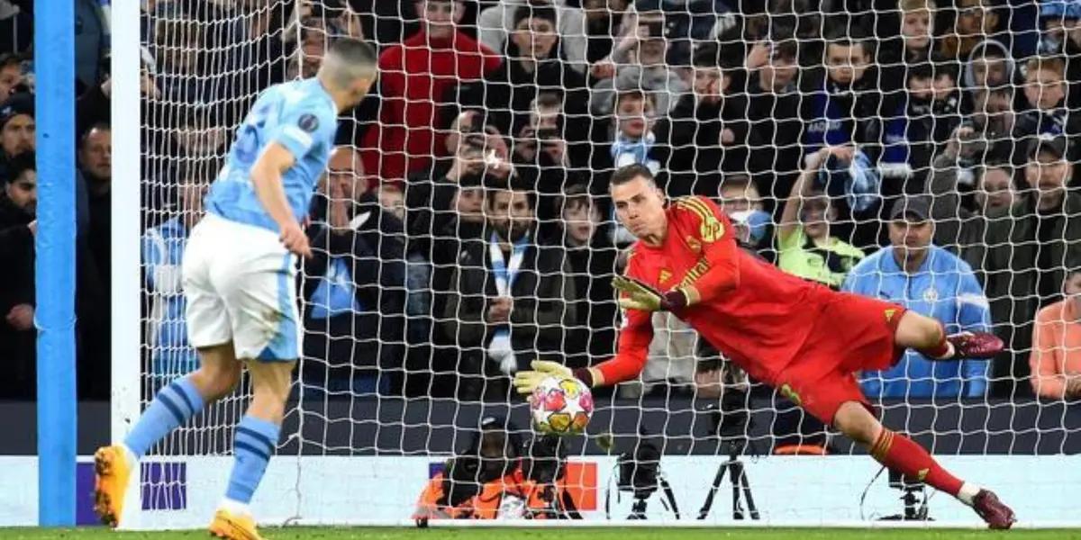 Los aficionados del Real Madrid, que no ven penalti en la acción, entran en furia por redes sociales