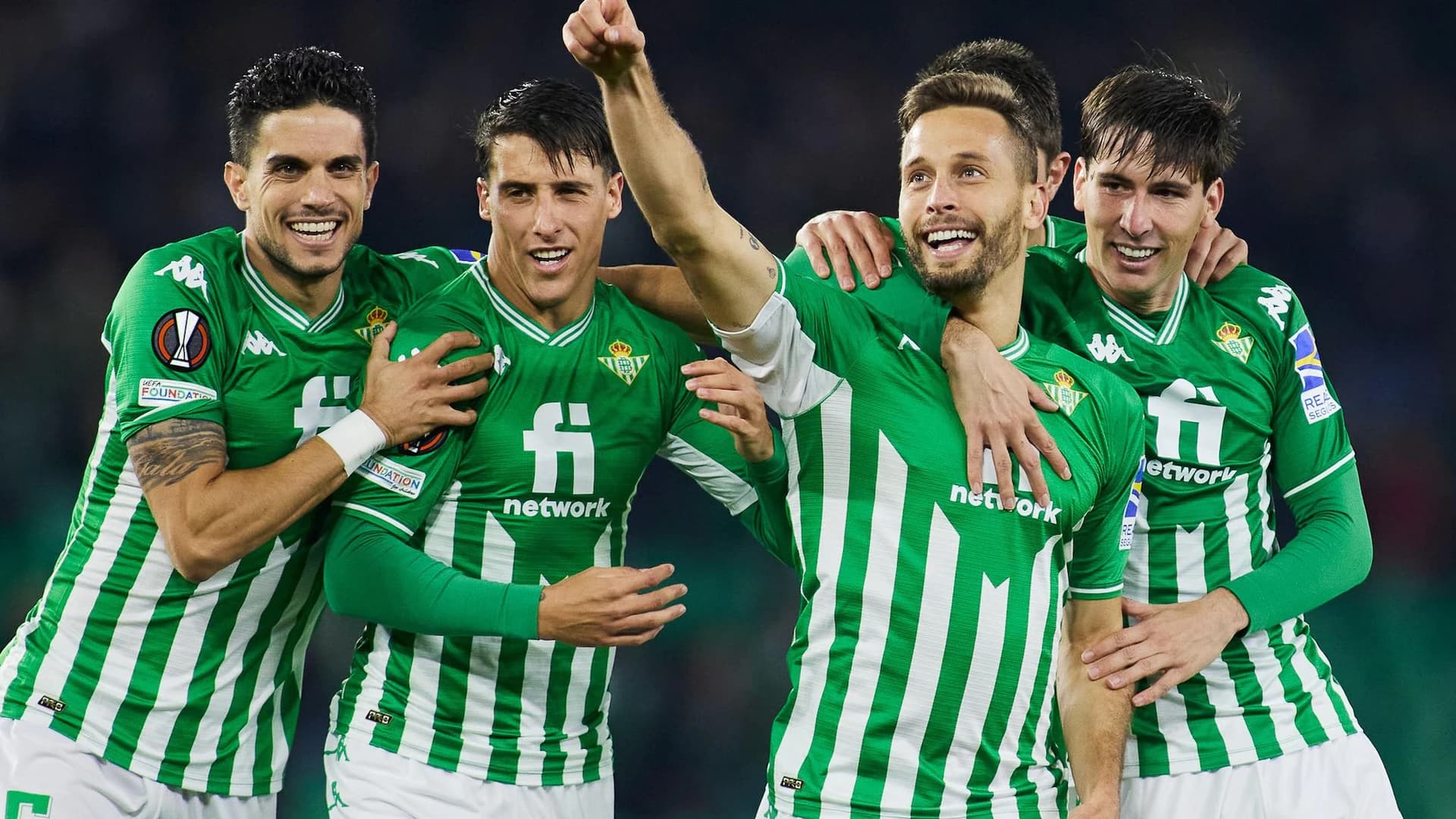 Los andaluces y el conjunto germano se enfrentarán por la ida de la fase de octavos de final de la UEFA Europa League. El equipo, dirigido por el entrenador chileno Manuel Pellegrini, buscará un buen resultado para viajar con tranquilidad a Frankfurt en la vuelta.