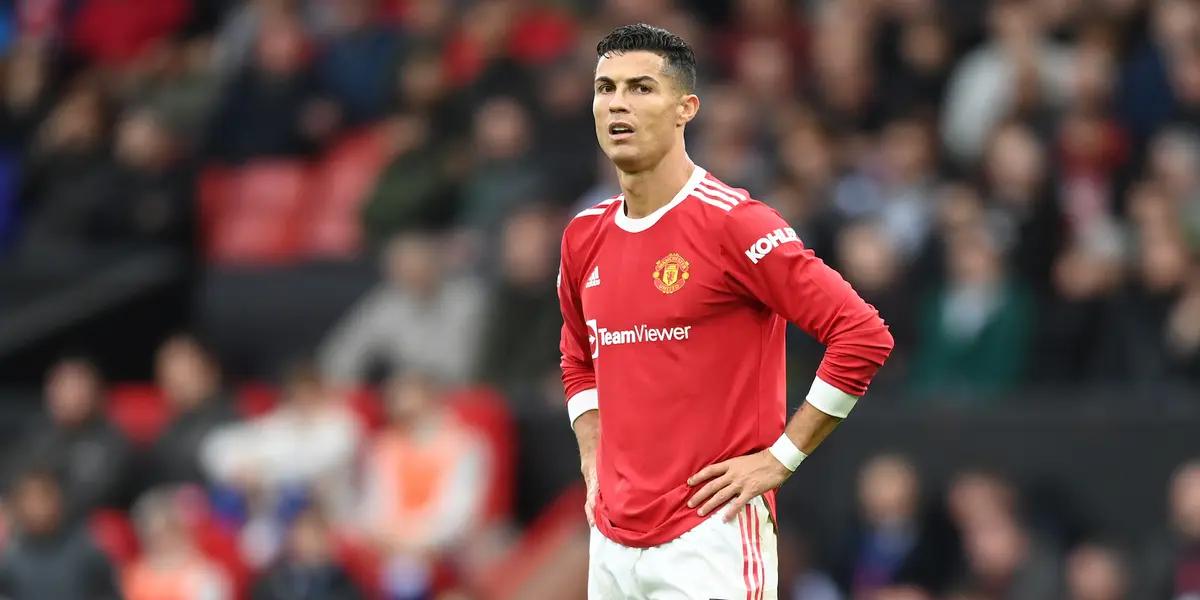 Los diablos rojos volvieron a perder y su entrenador esta en el borde de la corniza, la situación parece no dar para más, el equipo juega mal y el DT parece no encontrarle la vuelta. Por eso en está nota se mostrarán los posibles candidatos a reemplazarlo.