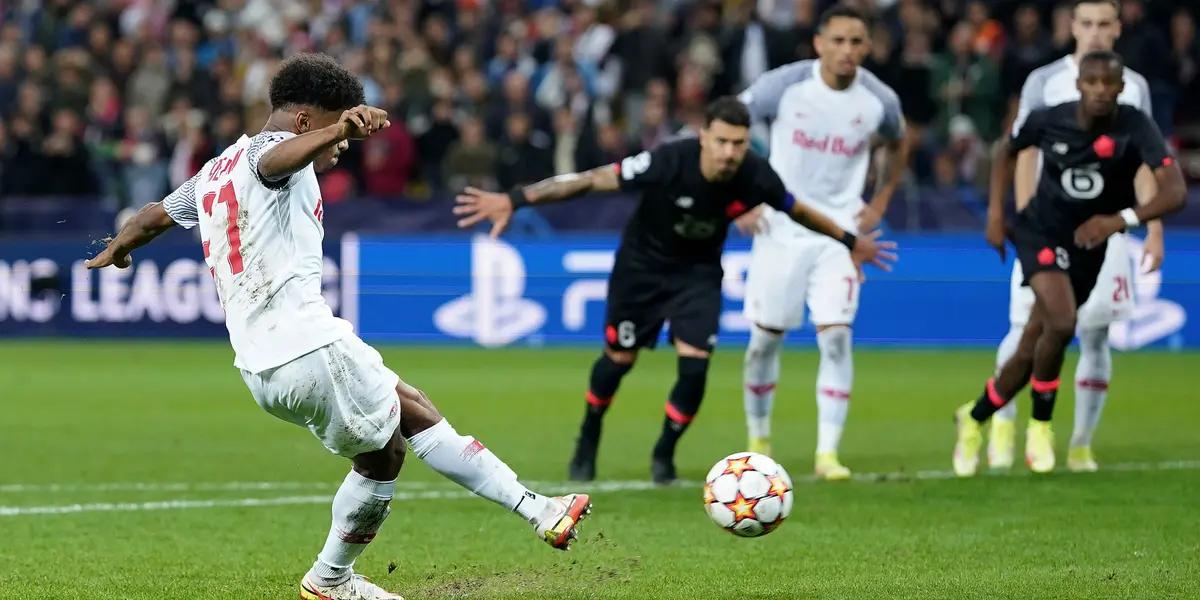 Los dos equipos más grandes de España se pelean nuevamente por una joya que sin dudas promete y mucho. Como paso en su momento con Neymar, Bale, entre otros, ambos equipos están en la lucha por ver quien se queda finalmente con el joven delantero de 19 años.