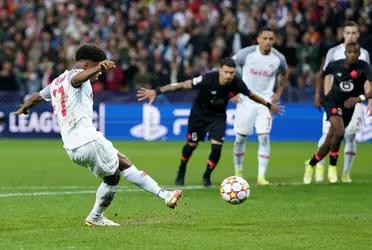 Los dos equipos más grandes de España se pelean nuevamente por una joya que sin dudas promete y mucho. Como paso en su momento con Neymar, Bale, entre otros, ambos equipos están en la lucha por ver quien se queda finalmente con el joven delantero de 19 años.