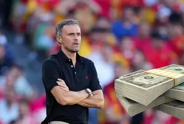 Los idas y vueltas que tiene el entrenador de la Selección de Fútbol de España exasteran a propios y extraños dentro del ámbito de la Federación.