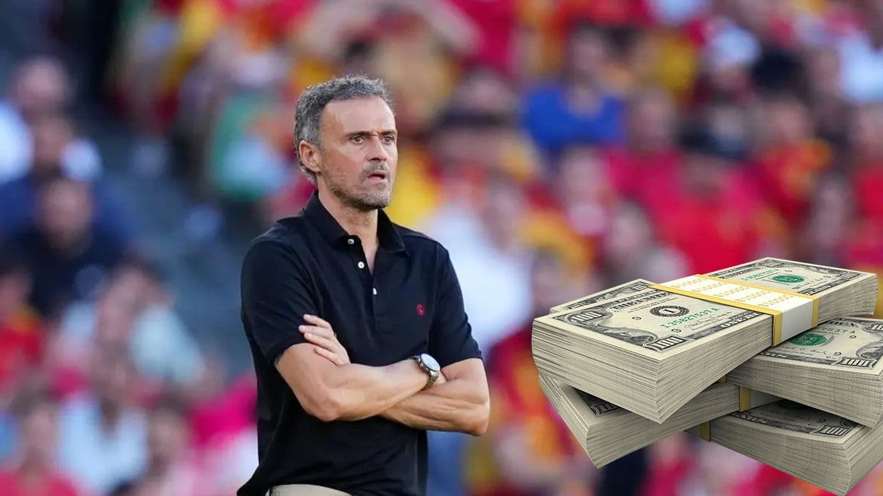 Los idas y vueltas que tiene el entrenador de la Selección de Fútbol de España exasteran a propios y extraños dentro del ámbito de la Federación.