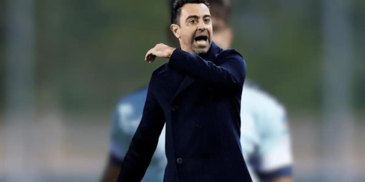 Luego de no haberle tendio en cuenta en el plantel, Xavi lanzó fuertes dardos contra un exjugador del club