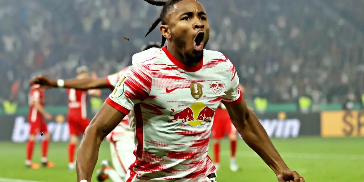 Luego de la frutrada llegada de Mbappé y con Lewandowski sin novedades el Real Madrid y el Barcelona estan tras los pasos de Christopher Nkunku, el jugador que se consagró Campeón con el RB Leipzig y además el mejor jugador de la Bundesliga por encima de Haaland y Lewandowski.