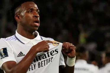 Luego de que una aficionada haya pasado un pésimo momento, el atacante brasileño reaccionó y mostró su lado más sensible