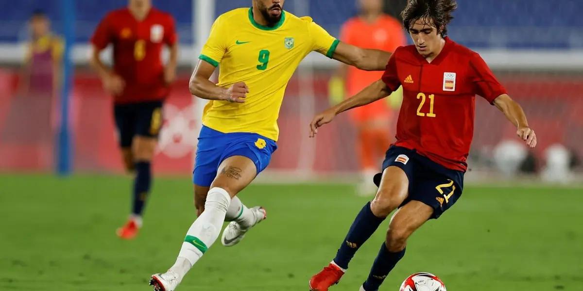 Luego de tantas idas y vueltas, finalmente el Cholo Simeone encontró al delantero que hace tanto tiempo estaba buscando. El argentino no queria retirarse del mercado sin haber conseguido un nueve que le compita a Luis Suárez, y parece finalmente que lo encontró