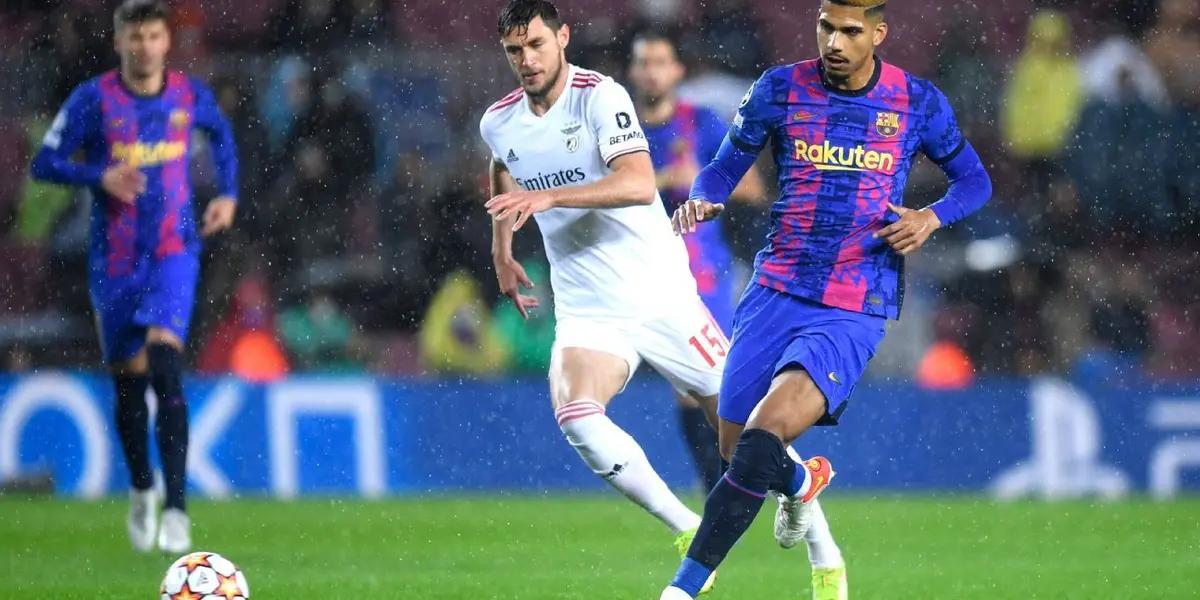 Luego de una reunión con dirigentes del Liverpool para definir las incorporaciones, Klopp hizo foco principal en el fichaje de Araújo. Quiere armar la mejor zaga defensiva de Europa con Virgil Van Dijk.