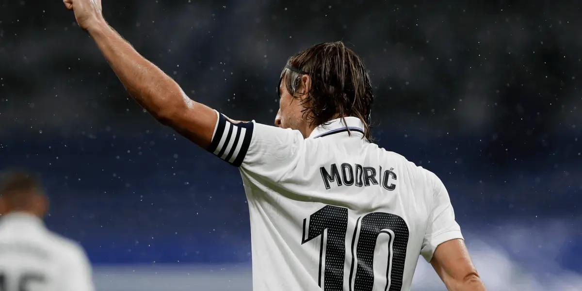 Luka Modric dejará la vacante libre de la número 10 en el Real Madrid, estas 2 opciones están para sucederlo