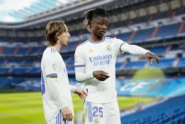 Luka Modric habló con Eduardo Camavinga al saber que el francés ocupará su lugar ante el FC Barcelona
