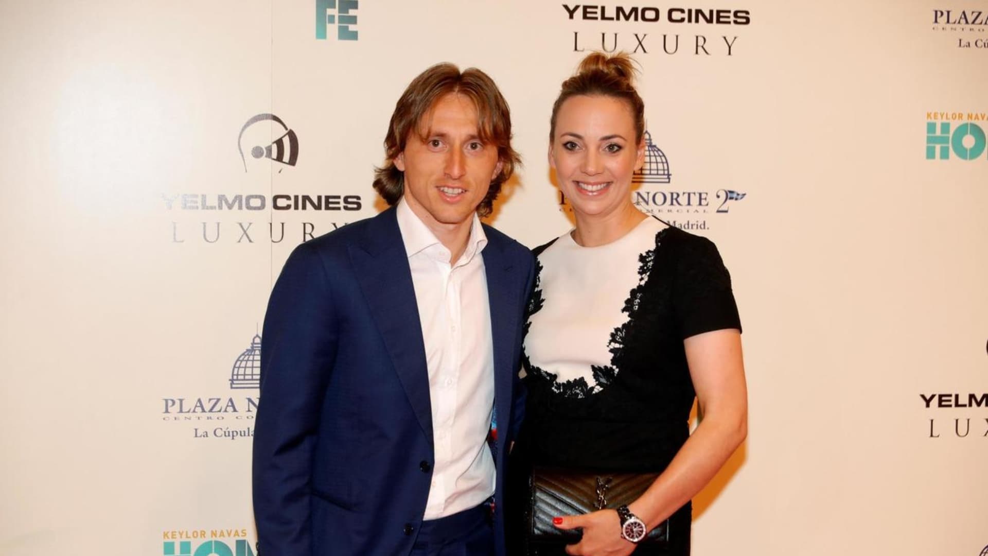 Luka Modric y Vanja Bosnić en un evento social / Foto: A Bola