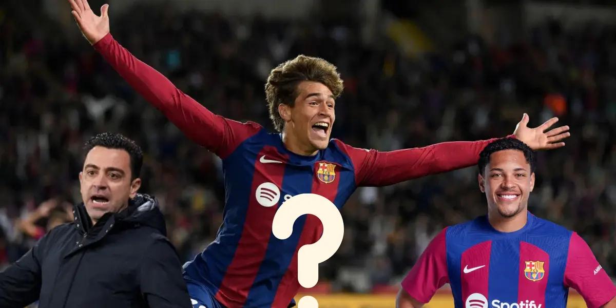 Marc Guiu en FC Barcelona. Xavi Hernández quejándose y del otro lado Vitor Roque. Signo de interrogación en medio.