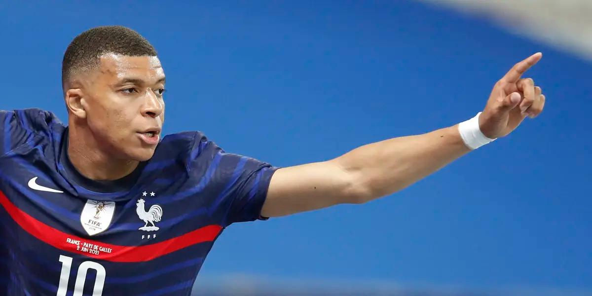 Mbappé mostró su malestar con un compañero del seleccionado.