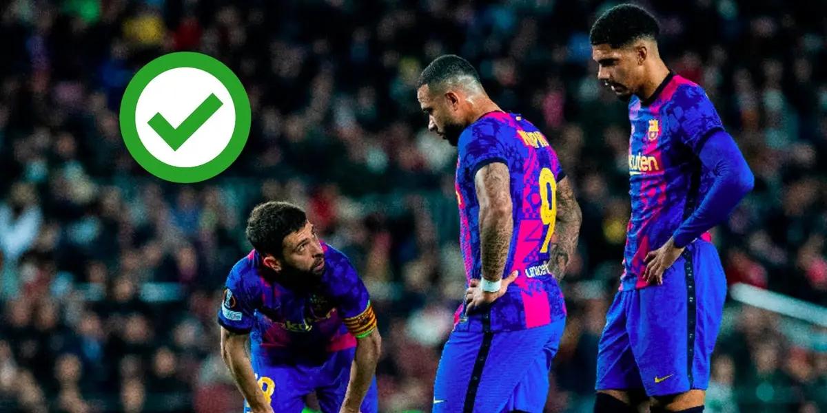 Memphis Depay estaba en la rampa de salida del Barza pero al haber pocas oportunidades de traer un delantero Xavi quiere que se quede.