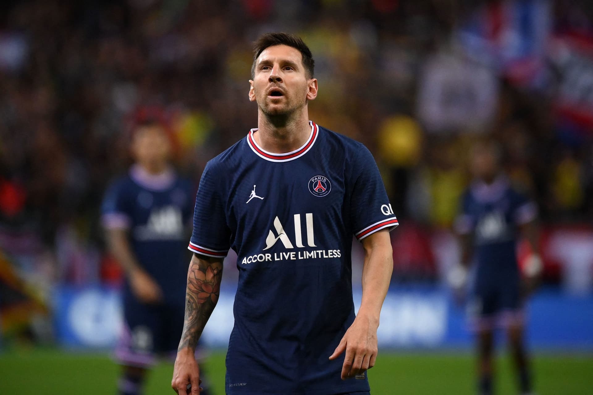 Messi tuvo un pesimo debut en Champions League y su equipo empató 1 a 1 con el "menos poderoso" del grupo. Será que Messi está perdiendo su fútbol y Joan Laporta finalmente tenía razon.
