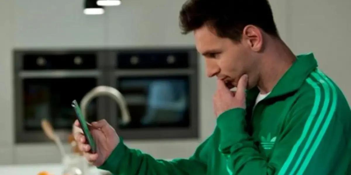 Mientras FC Barcelona se floreaba ante Real Betis, Lionel Messi estaba con su cabeza en otro asunto que puede cambiar su futuro.