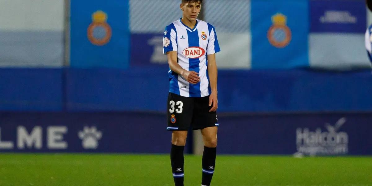 Miguel Carvalho es una de las grandes promesas del Espanyol de Barcelona y uno de los prospectos más interesantes del fútbol español. Claramente el equipo perico no tiene intenciones de desprenderse del joven jugador pero de recibir ofertas solo aceptarían alguna de 50 millones de euros.