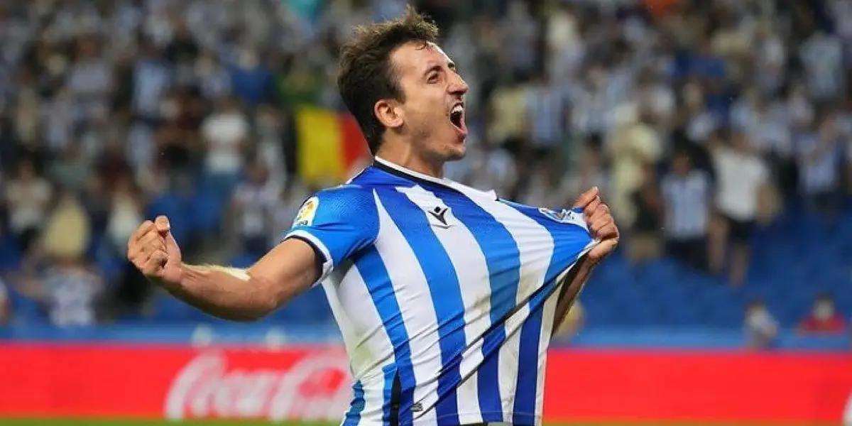Mikel Oyarzabal es una de las grandes figuras de la Real Sociedad, el delantero vasco ha mostrado un gran nivel lo cual ha hecho que el equipo auriazul lo tase en 50 millones de euros. Lamentablemente el jugador español sufrió la rotura de ligamento cruzado de su rodilla izquierda.
