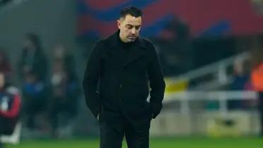 Mira lo que dijo Xavi en plena transmisión, cuando no cobraron penal al Barça