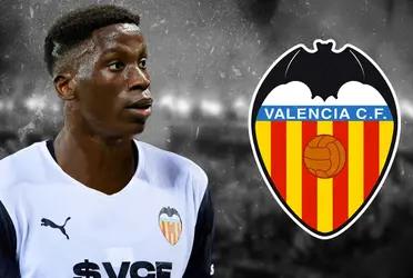 Moriba vuelve a jugar en LaLiga. El jugador llega al Valencia en busca de sumar minutos; luego de no lograrlo con el Leipzig al que llegó tras no renovar con el Barca.