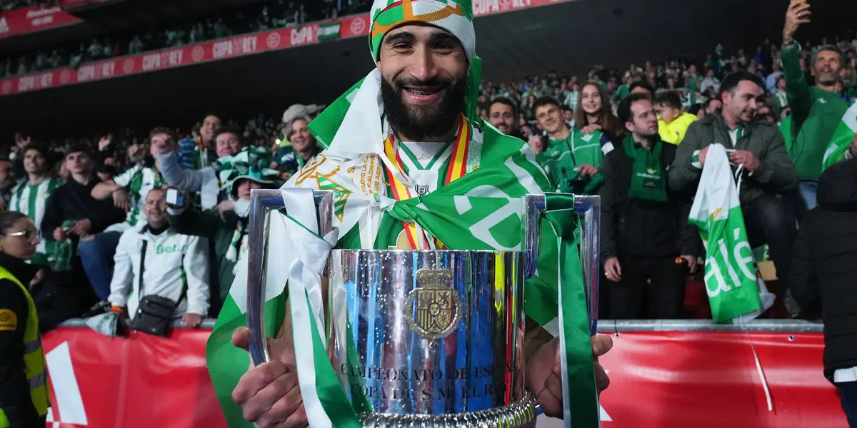 Nabil Fekir tuvo un gran partido ayer en La Cartuja, fue clave en el Betis y se coronó campeón de la Copa del Rey. El Atlético Madrid viene siguiendo al jugador francoargelino.